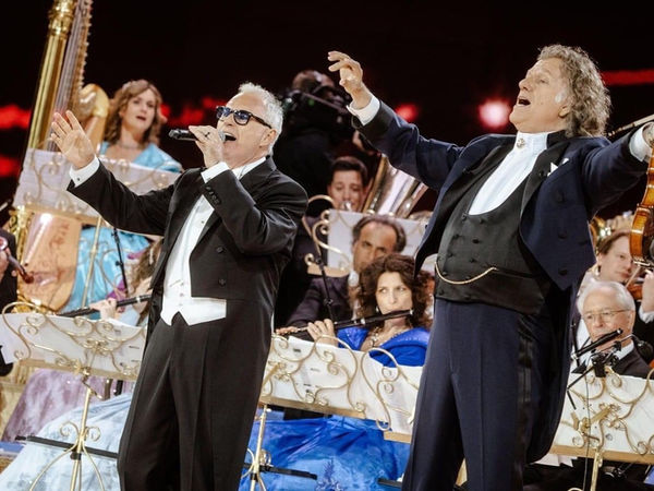 Phil Bee — 12 Concerts with André Rieu